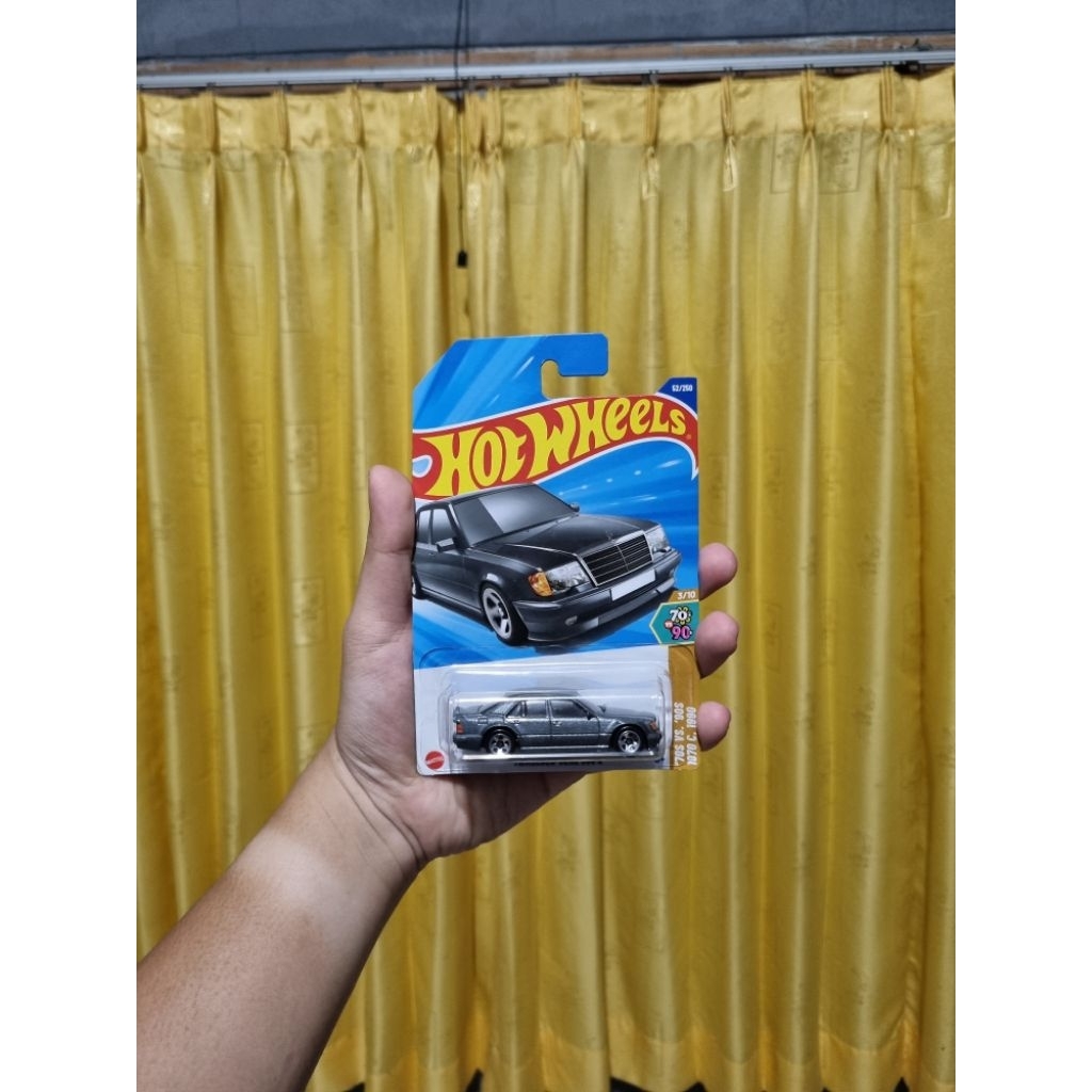Hot Wheels Mercedes-Benz 500 E