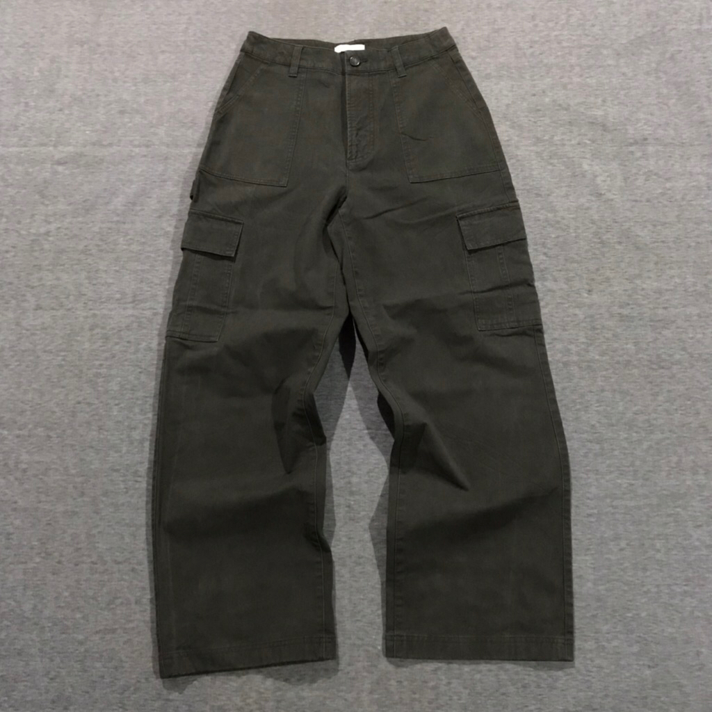 giordano baggy high cargo unisex ukuran 28 (lp73cm)