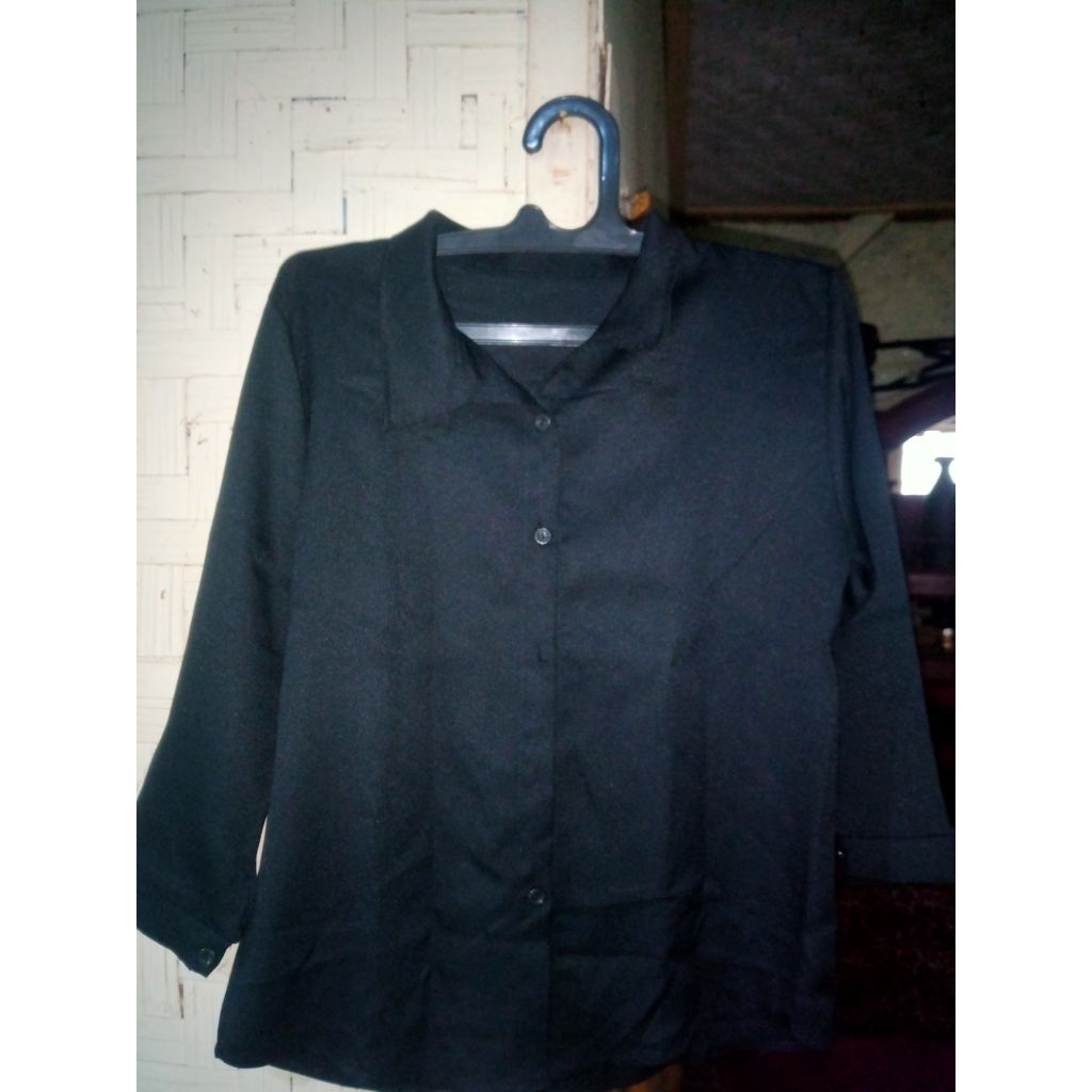 Preloved kemeja hitam