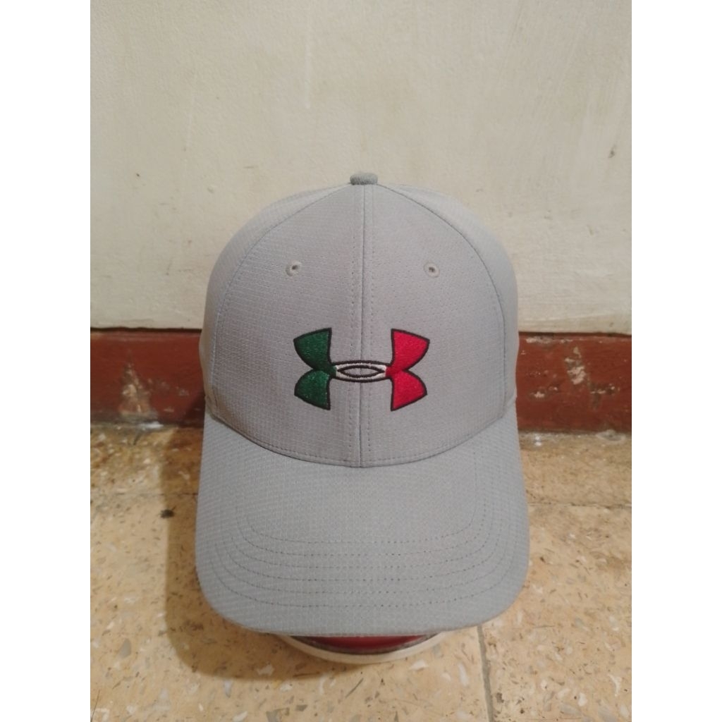 Topi under armor classic original second bekas