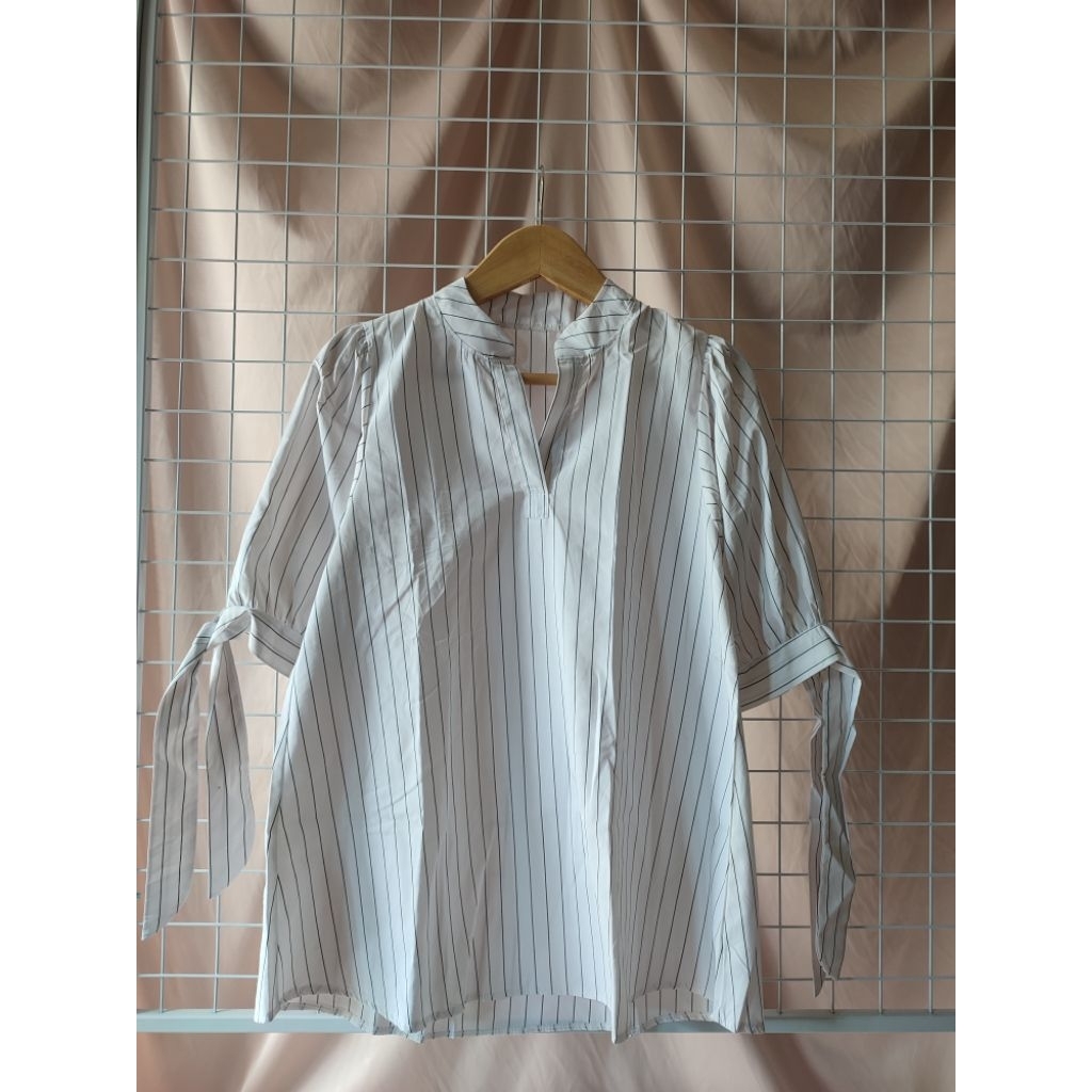 Blouse salur lengan balon tali