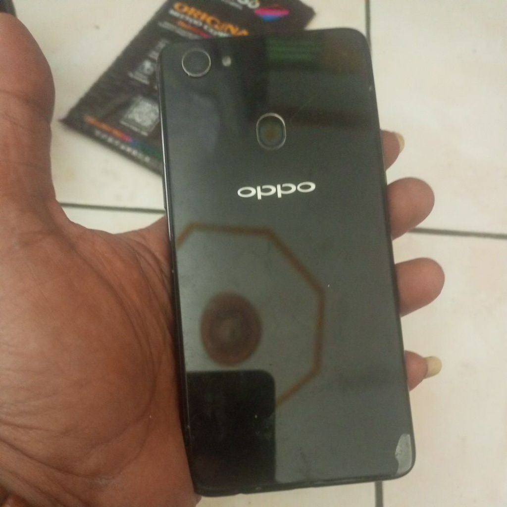 Oppo f7 minus  lcd