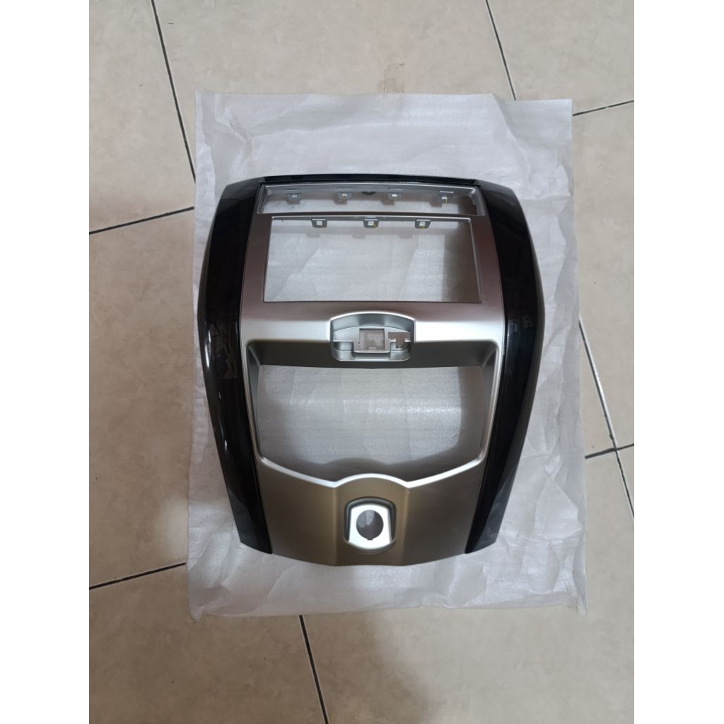 panel bingkai head unit Nissan Grand Livina original