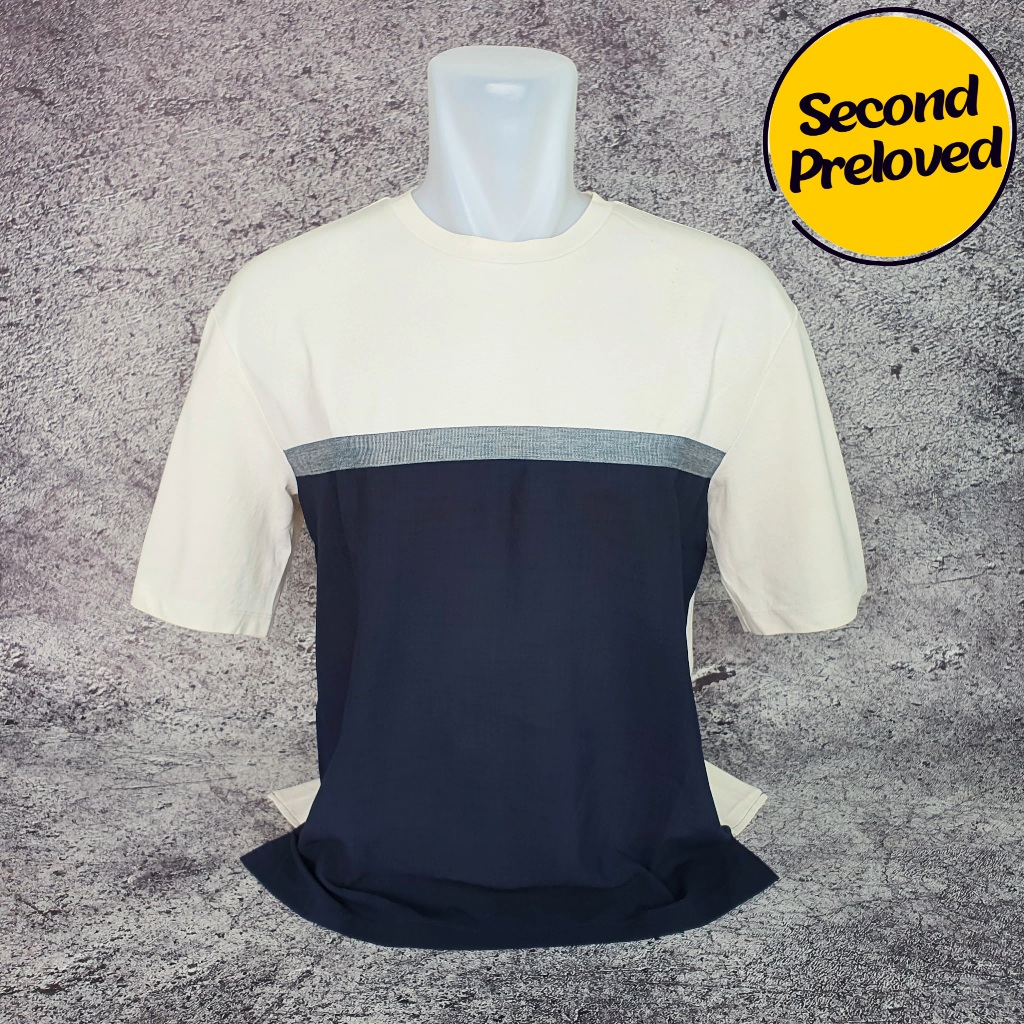 Baju Kaos EZIO HOMME - Size M / Lebar 52 cm - Original - Second