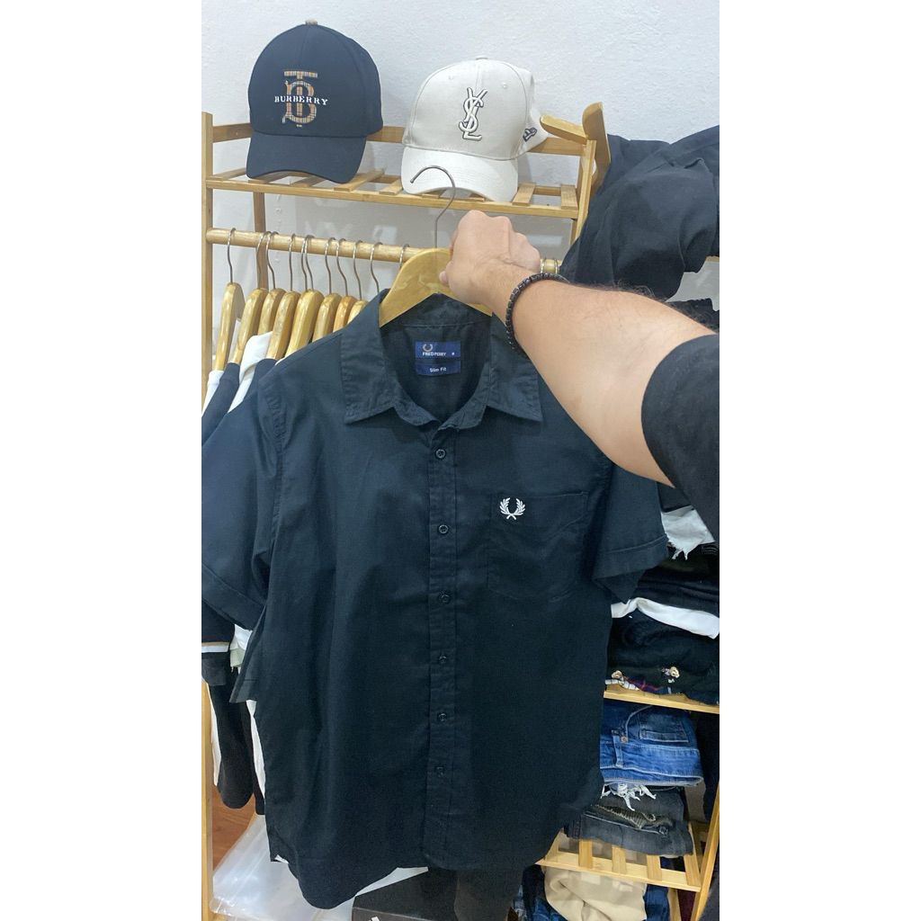 kemeja fred perry second hitam