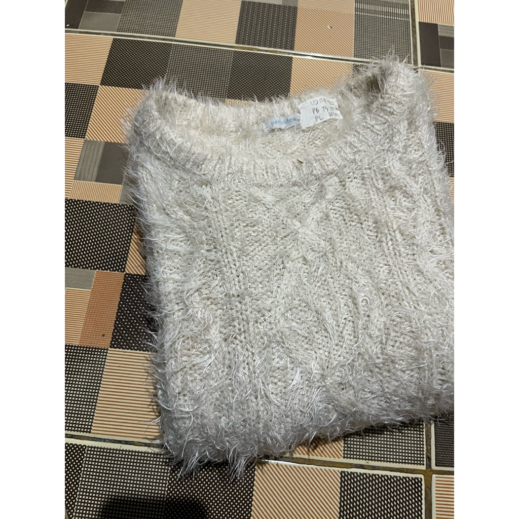 Preloved Rajut bulu wanita