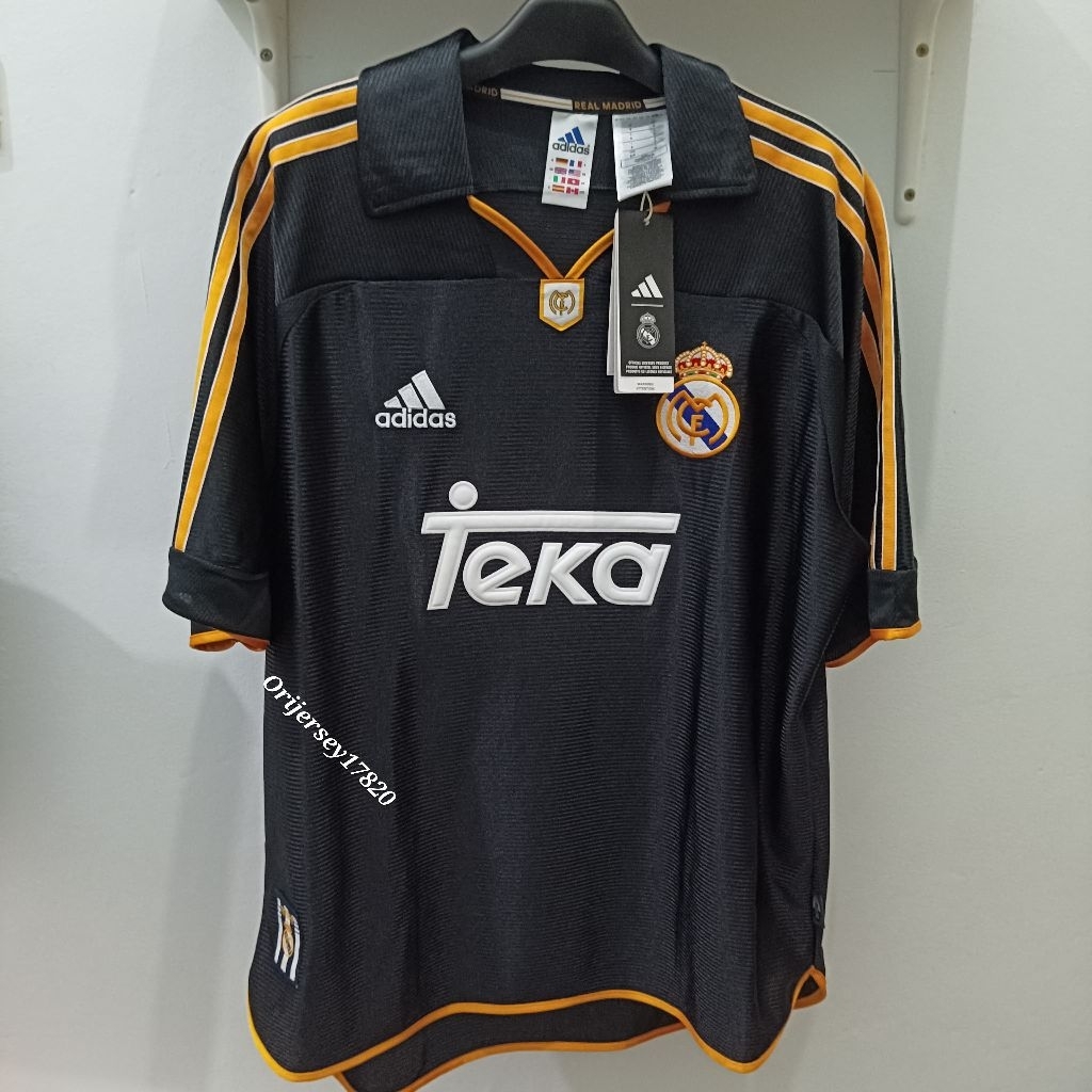 Original Jersey Real Madridd Away Reissue size S (57x70) BNWT