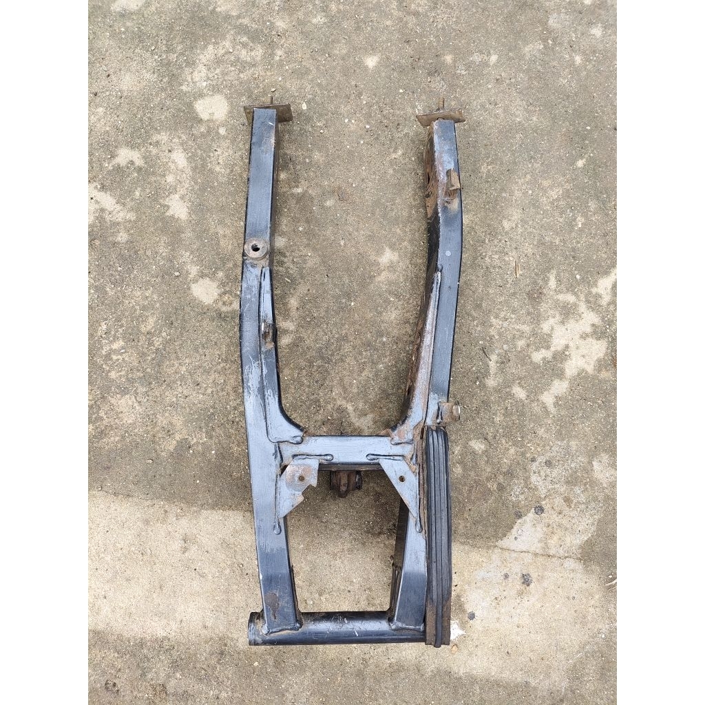 SWING AREM ATAU AREM ATAU SUFIT BELAKANG YAMAHA VIXION NEW 2014 ORIGINAL BEKAS