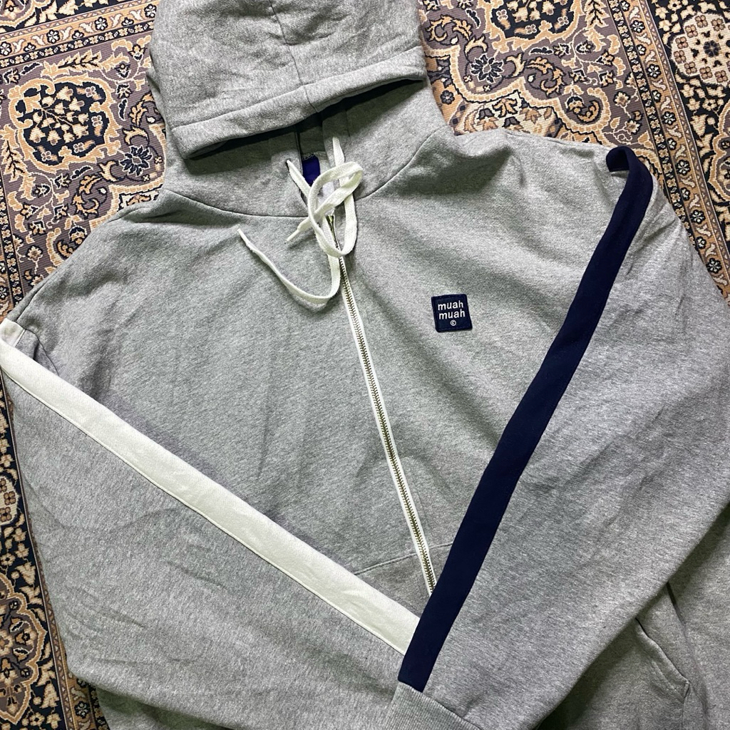 muah muah zipper hoodie