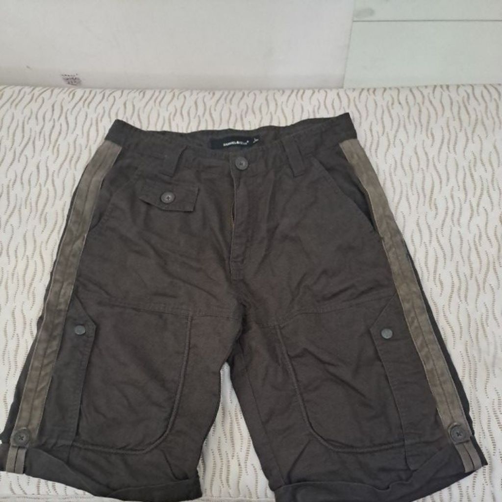 celana pendek cargo pria samuel kevin baleno size L preloved