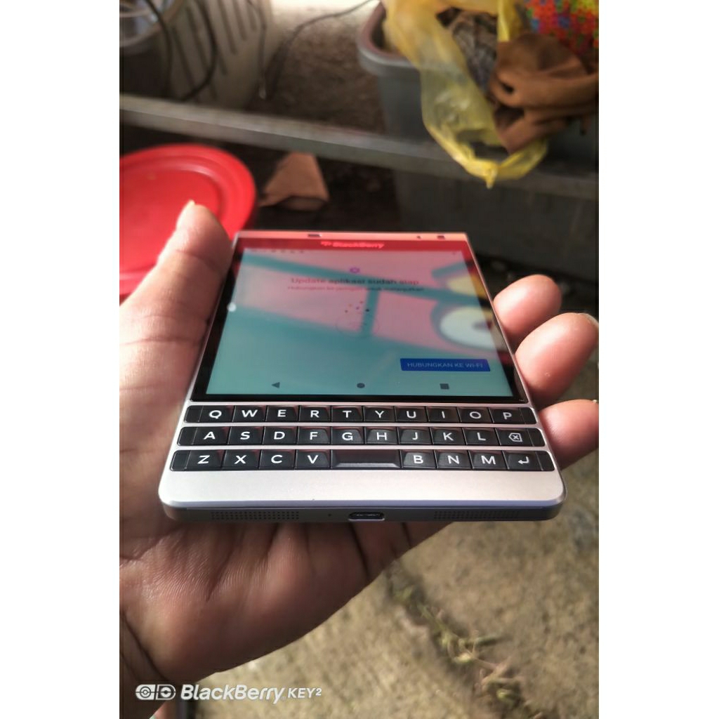 BlackBerry passport SE android 11