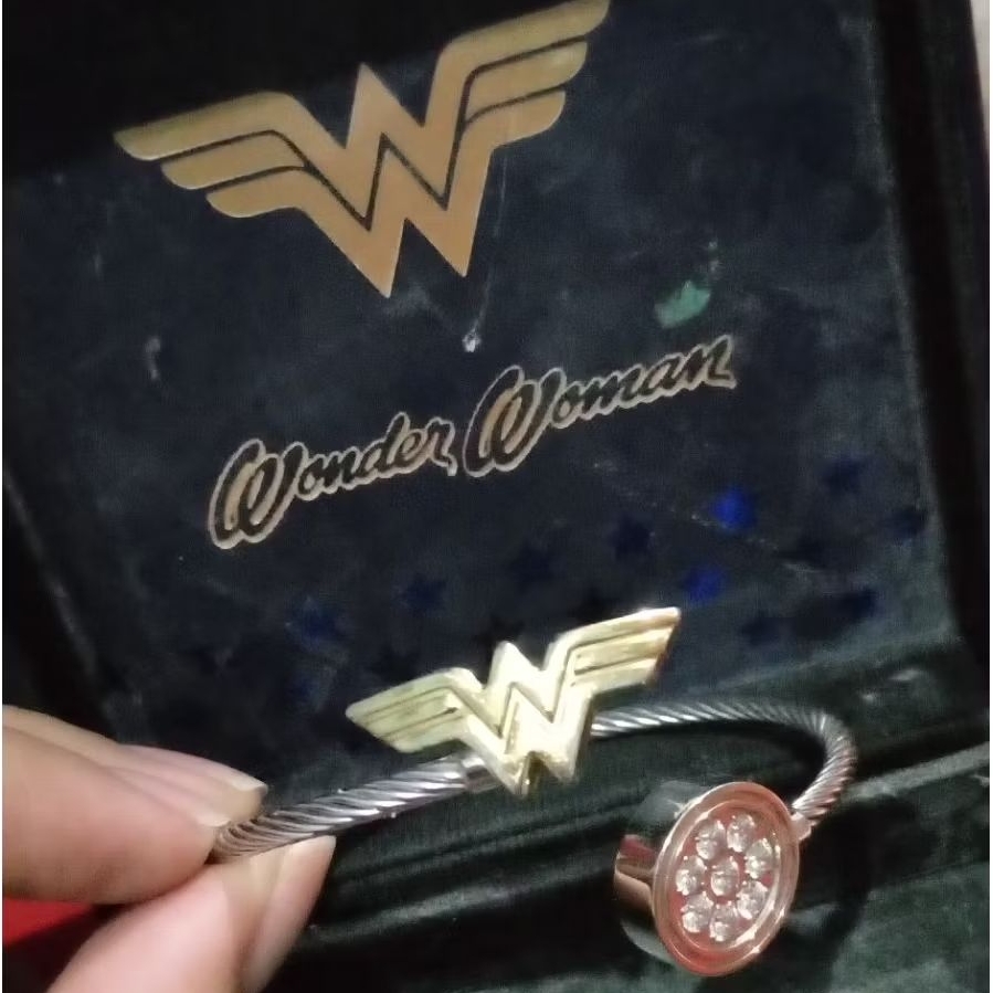 MCI Bracelet Wonder Woman Preloved