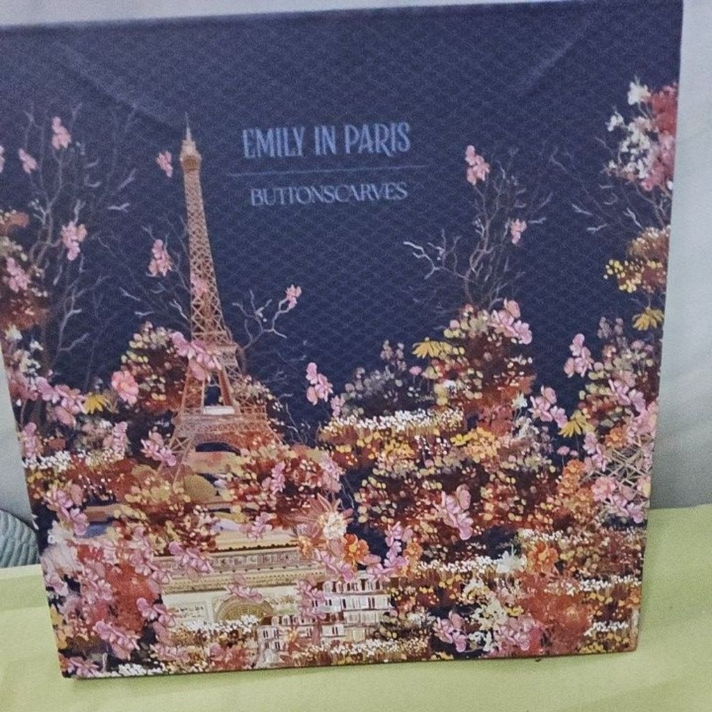scraft Parisian buttonscarves