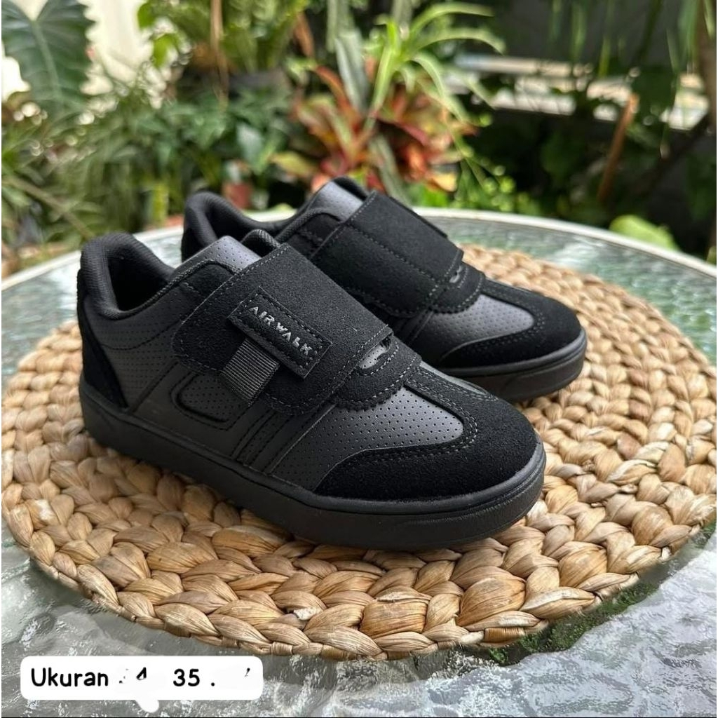 sepatu sekolah sport anak hitam polos diadora full black