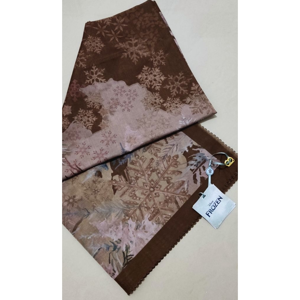 NEW AS AIS FROZEN WOOD Buttonscarves original, no deffect