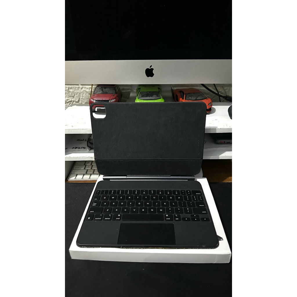 Apple Magic Keyboard iPad 11”