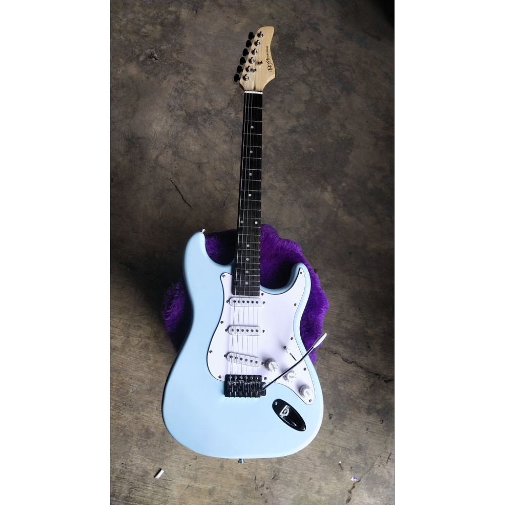Kowe Stratocaster 2nd like new