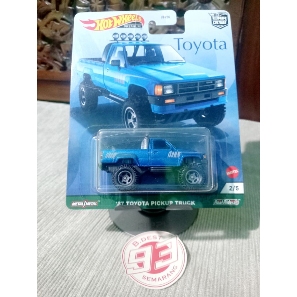 HOTWHEELS PREMIUM 87 TOYOTA PICKUP TRUCK
