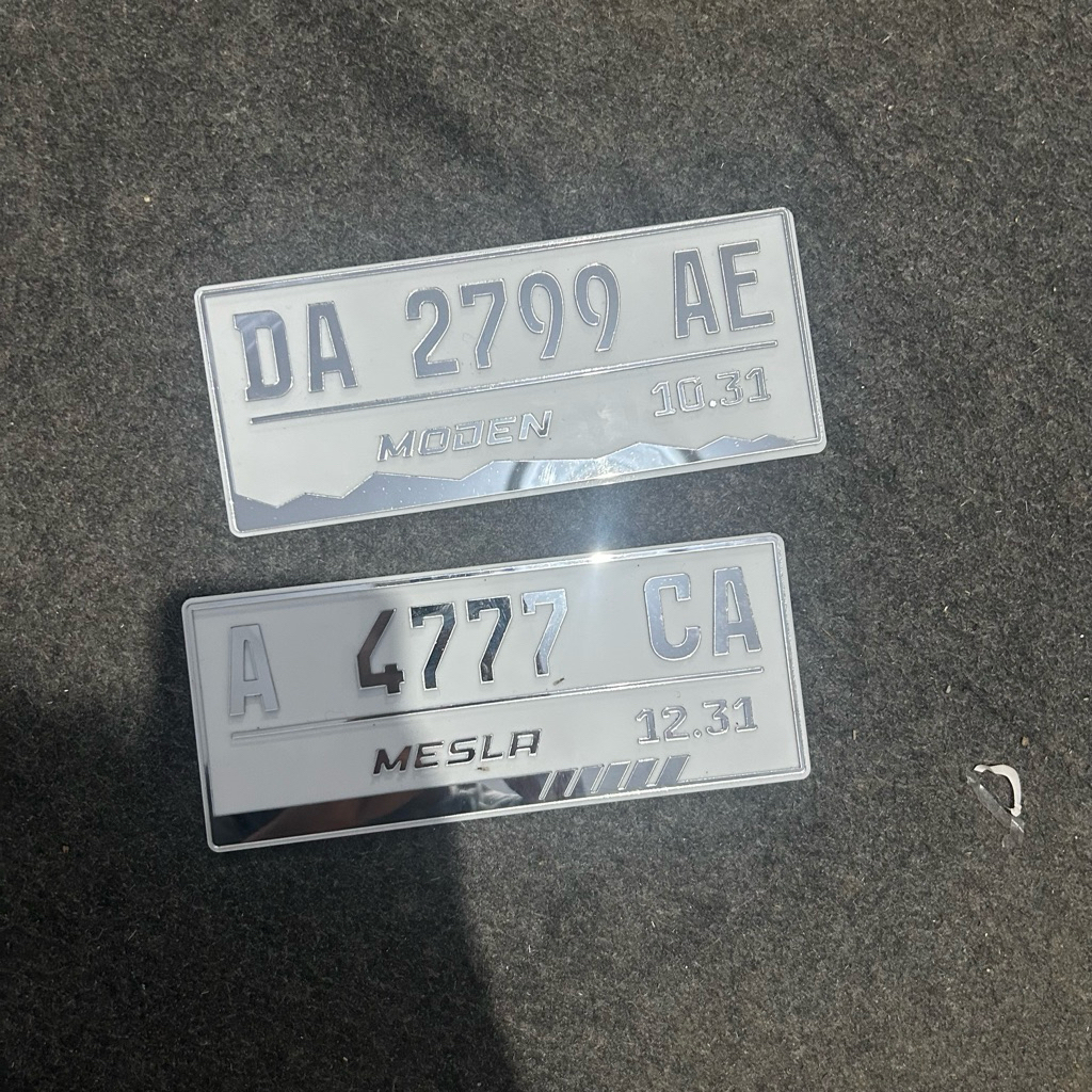 Plat motor akrilik timbul. Plat custom akrilik. Plat motor timbul