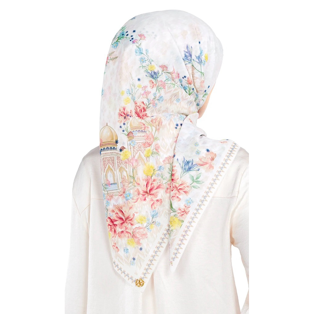 (NEW and PRELOVED) Nada Puspita Ikat Harmony Scarf