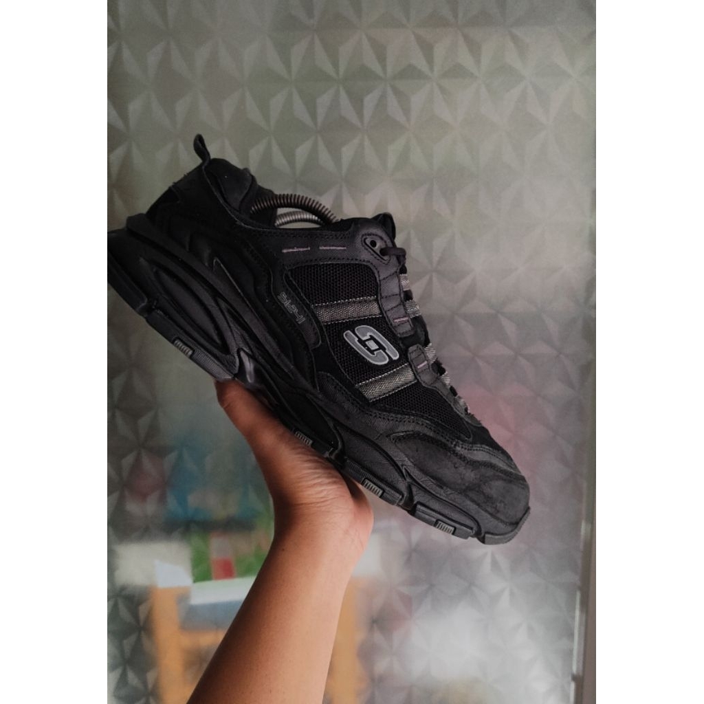 sepatu Skechers SZ 44 second bekas preloved