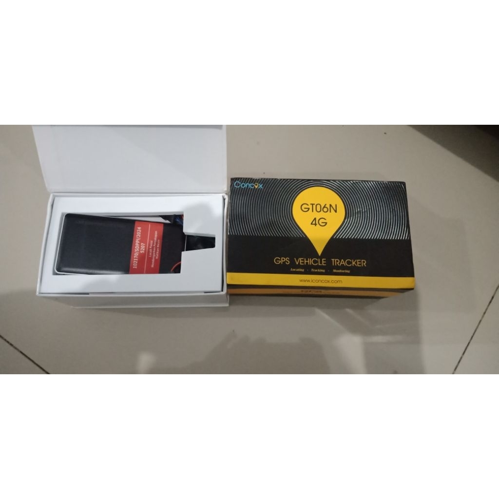 GPS VEHICLE TRACKER