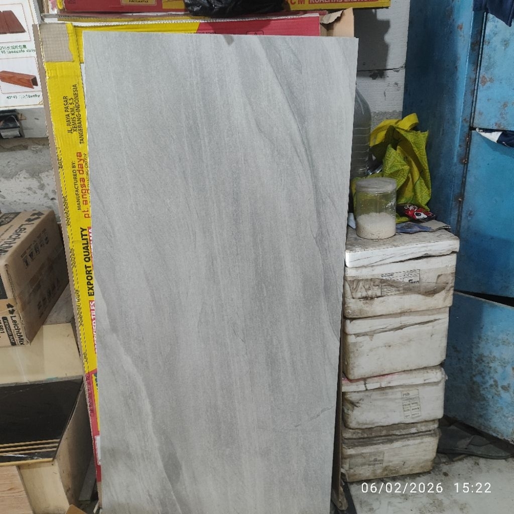 Roman Granit abu corak matte dBaltimore Grey 60x120