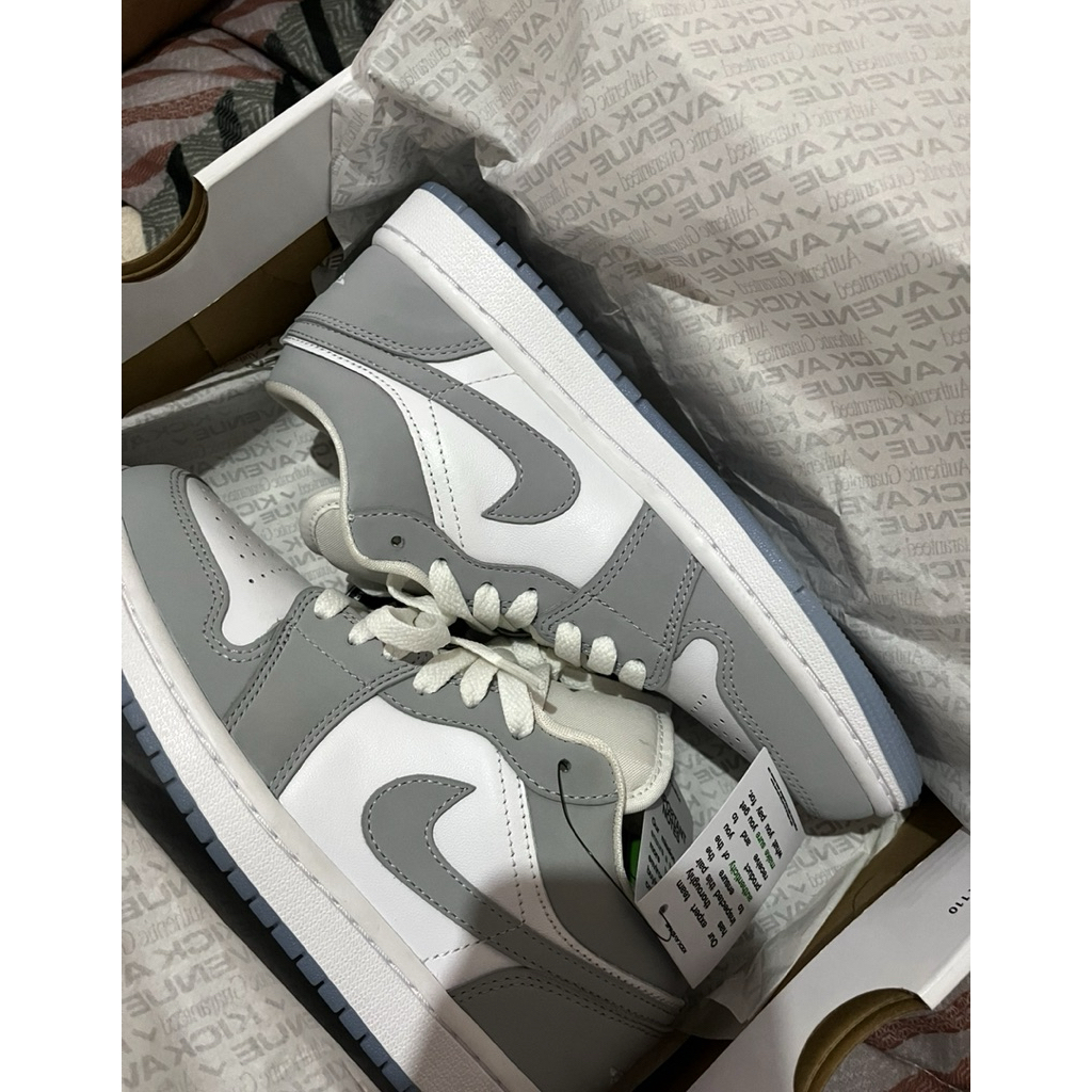 Preloved original sepatu Air Jordan 1 Low Wolf Grey (W)
