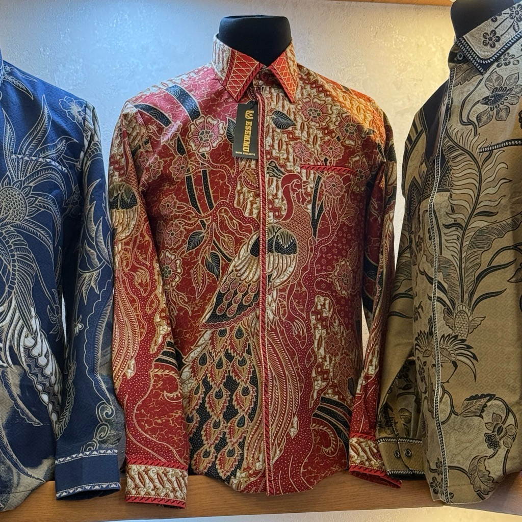 KEMEJA BATIK PRIA LENGAN PANJANG BAHAN DOBBY PREMIUM WARNA MERAH COMBINASI JAITAN SMOCK BORDIR SEMI 