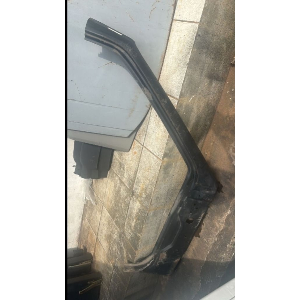 pilar,kusen tiang kaca depan panther pickup, kanan