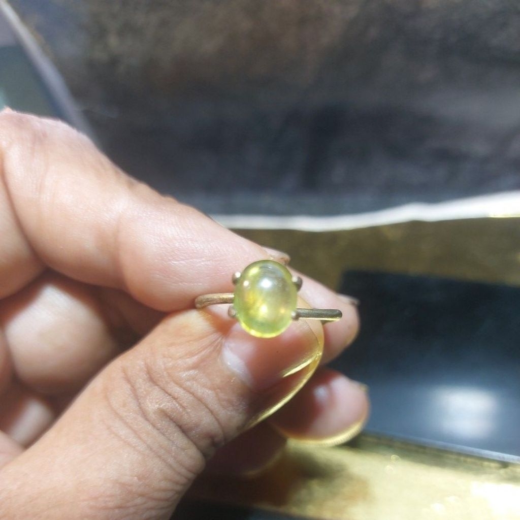 Natural corundum Green safir