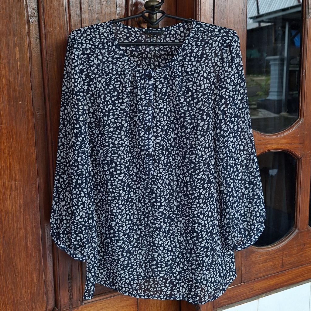 Preloved chiffon blouse THE EXECUTIVE TX