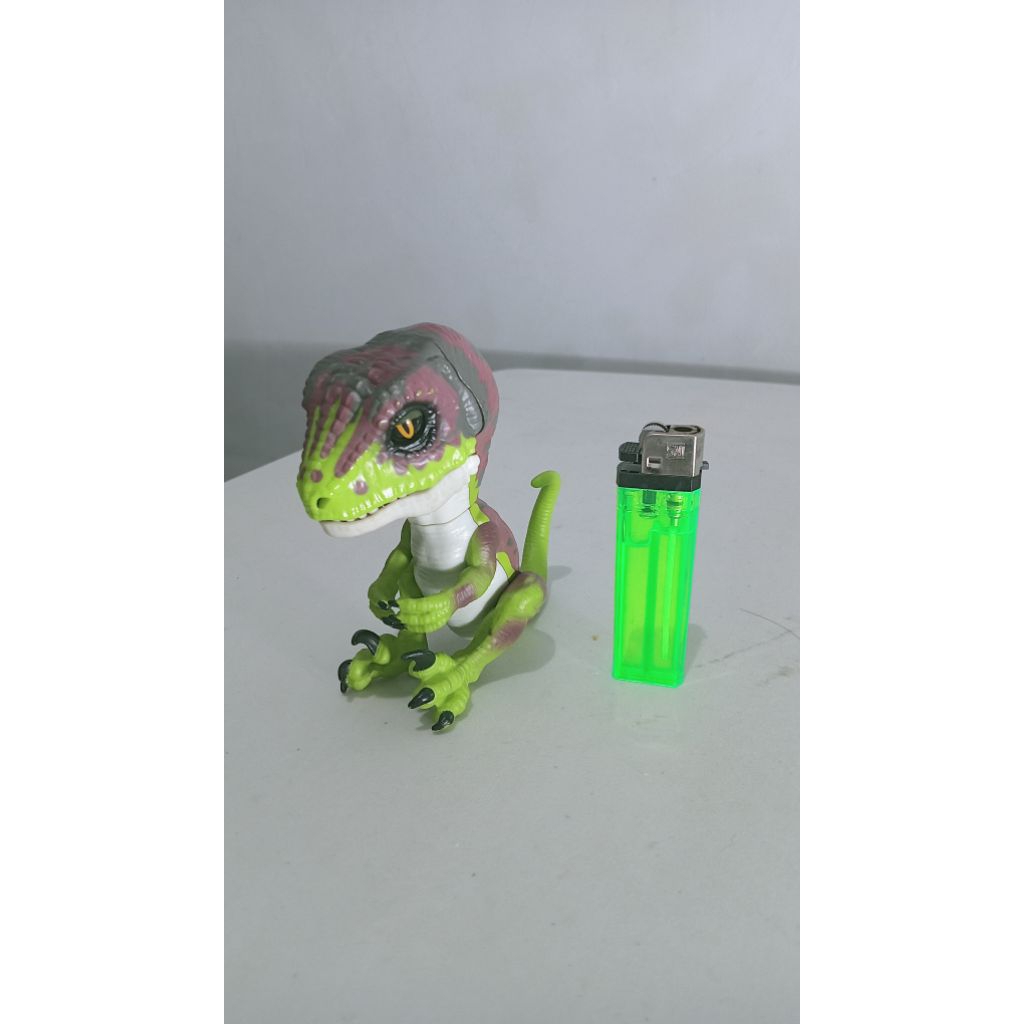 Wowwee Untamed Raptor Fingerlings Stealth Robotic Pet Toys Interactive Collectible Dinosaur Jurassic
