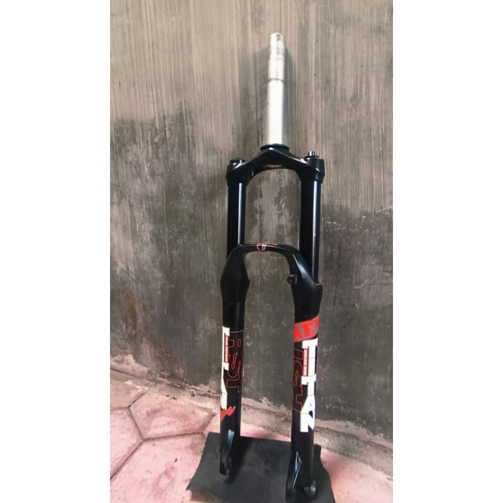 Fork RST Titan T150