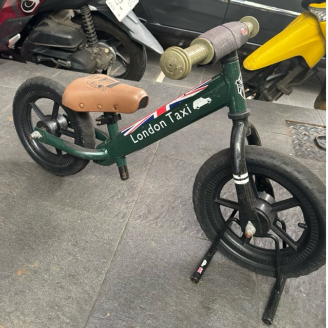 (Preloved) Balance Bike Pushbike London Taxi 12' Green dan Helm J-Met
