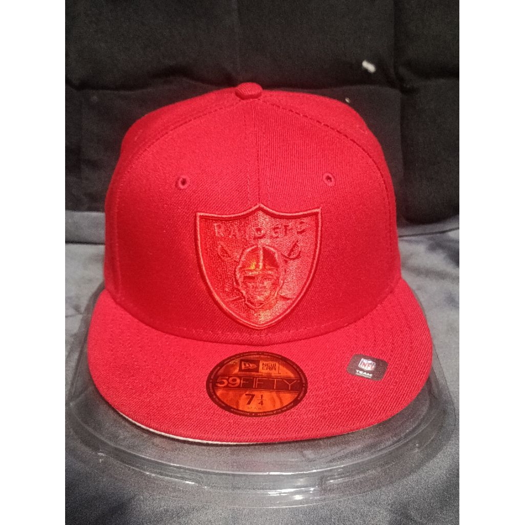 Topi New Era Raiders Red Tonal Size 71/4 True Size Likenew 100% ORIGINAL