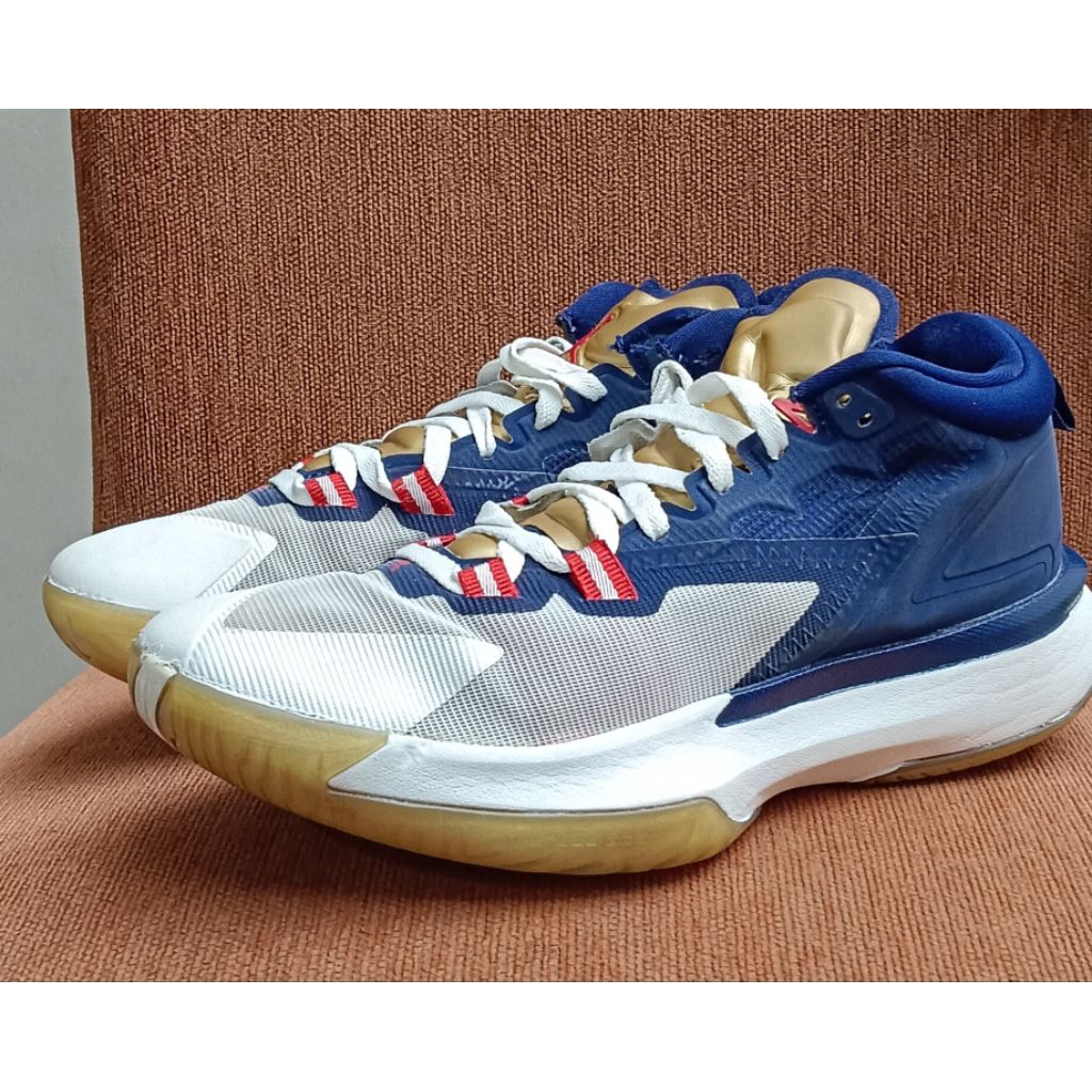 jordan zion 1 size 43