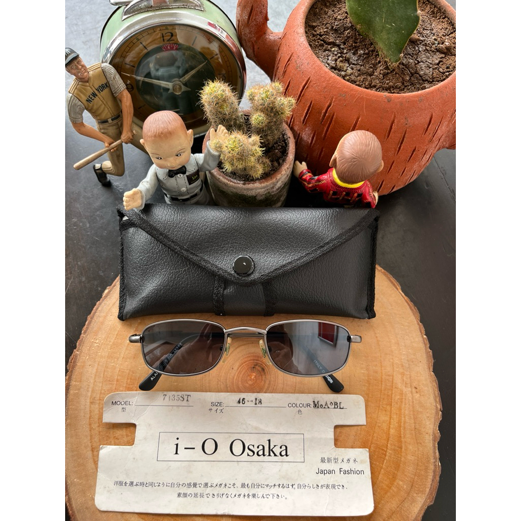 Vintage sunglasses 80's Brand: Alan Louis made in italy Full tag logo brand Frame besi aluminium mel