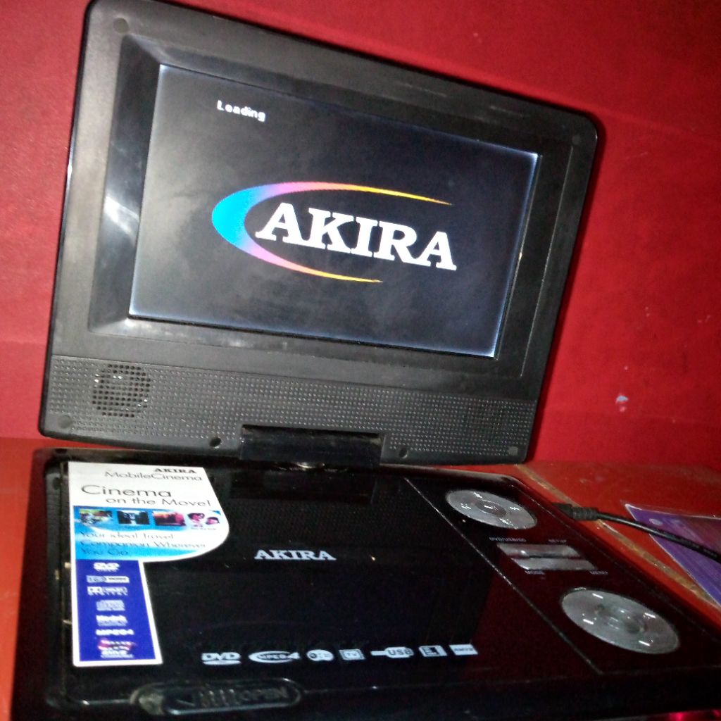 DVD portabel jadul Akari