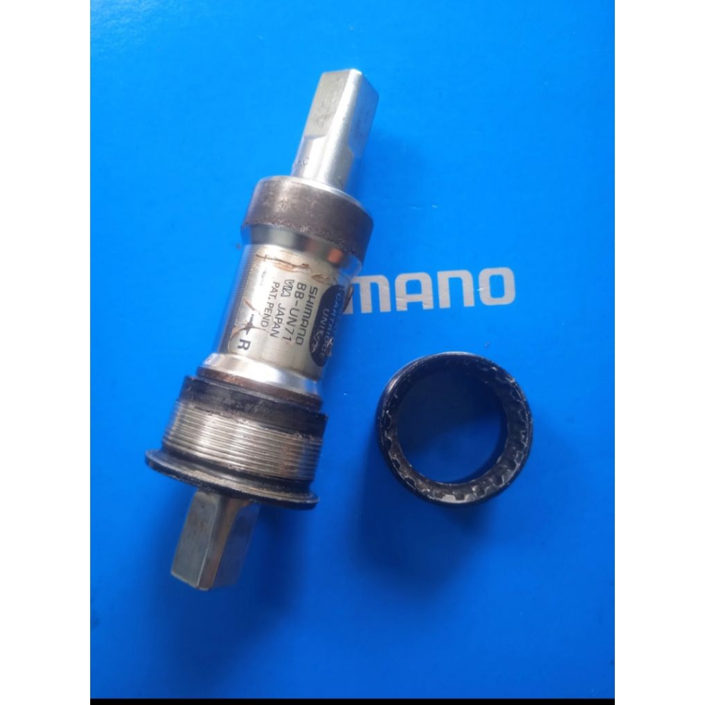 BB bottom bracket Shimano XT UN71  drat ITALIA  panjang 122 mm