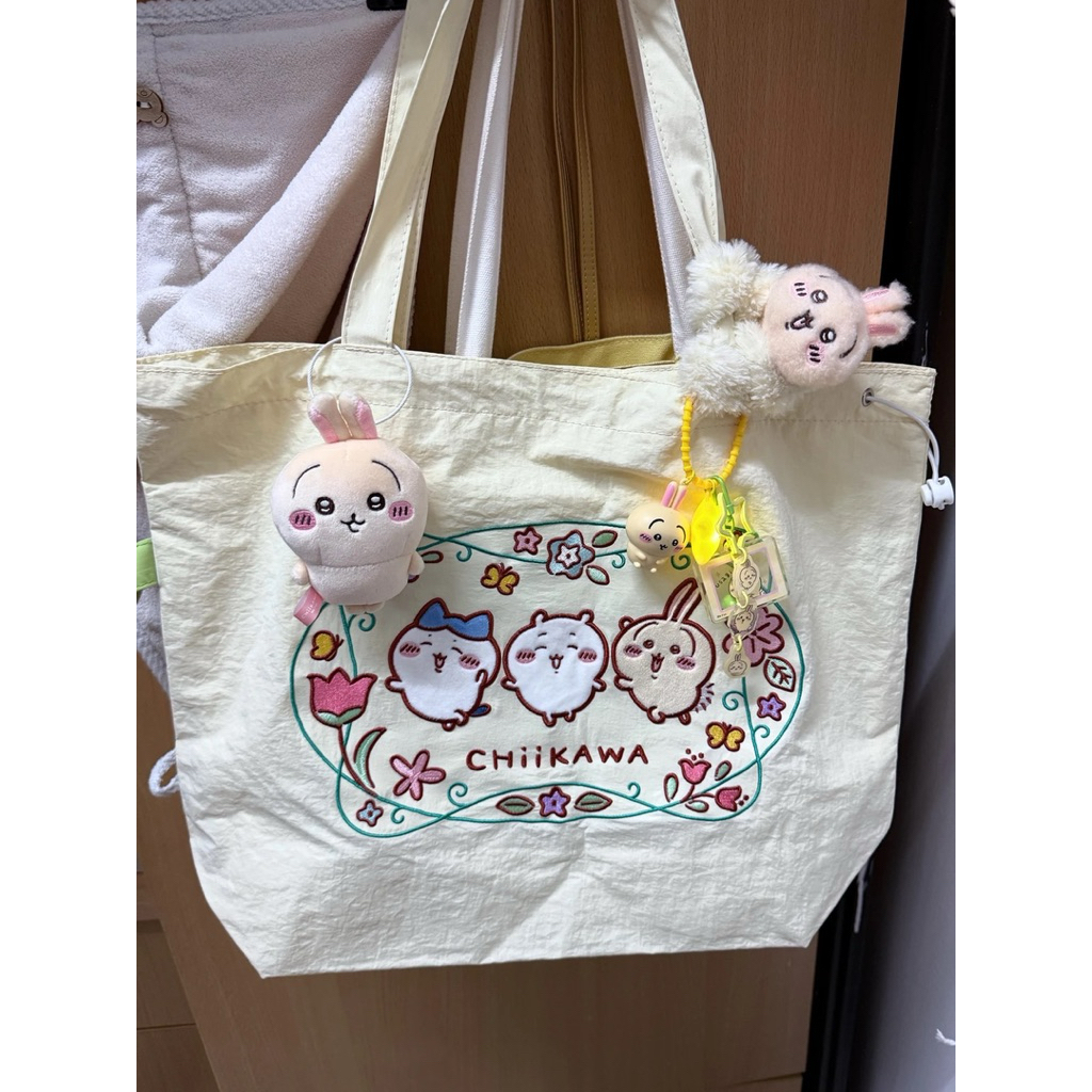[PREORDER Hachiware] MINISO Tas Bahu Bordir Chiikawa Miniso – Tas Tote Kapasitas Besar Kuliah & Seko