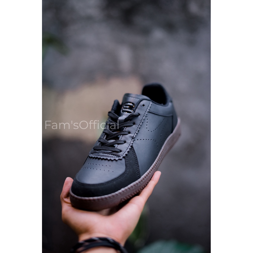 SEPATU SNEAKERS CASUAL EMBA BLACK BLACK