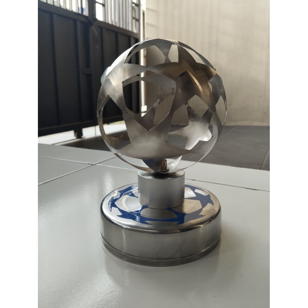 Replika Piala Player of the match Champions UEFA Bahan stanliss Bola stanliss ukuran 5 in