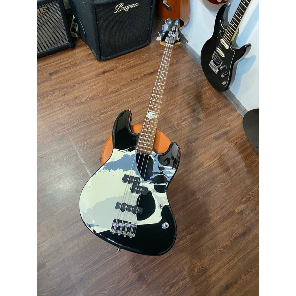 Squier Jazz Bass Frank Bello Signature