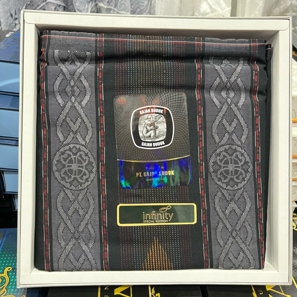 Sarung Gajah Duduk Infinity