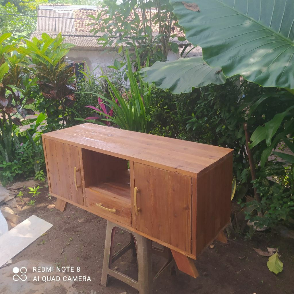 RAKTV MINIMALIS SERAT KAYU JATI BELANDA