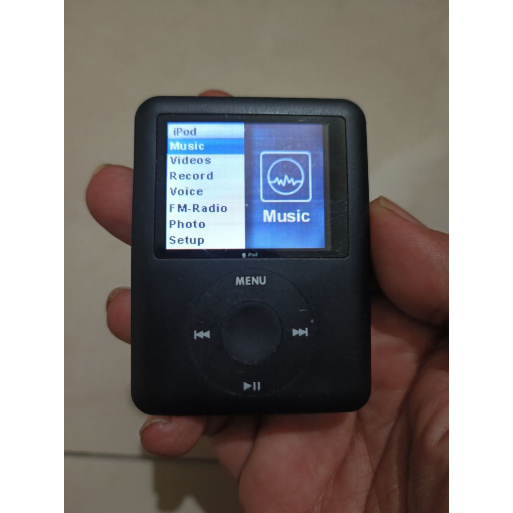 Apple Ipod Nano Gen 3 Generasi 3th Kapasitas 8 Gb Black Silver Hitam Perak MP3 Player Spesial Limite