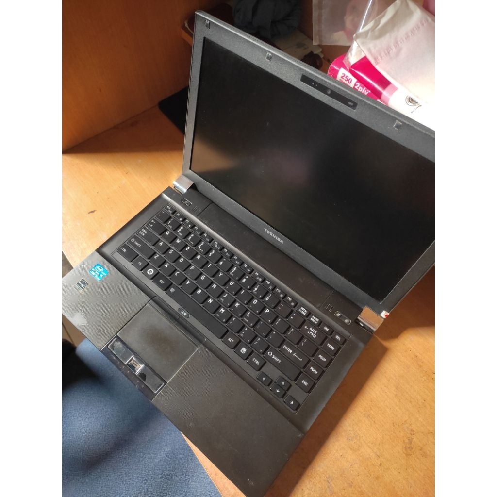LAPTOP SECOND TOSHIBA TECRA R940