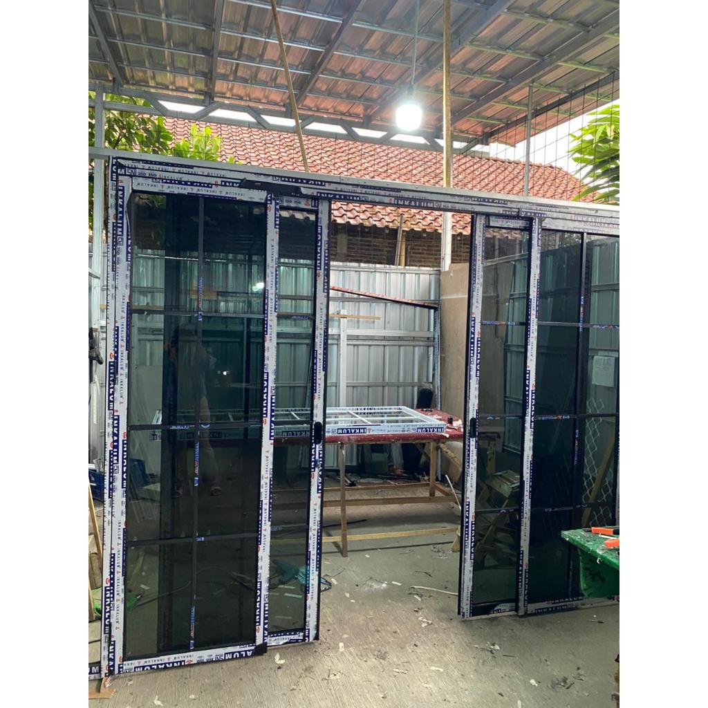 PINTU SLIDING SWING ENGSEL LIPAT ALUMINIUM BISA CUSTOM UKURAN