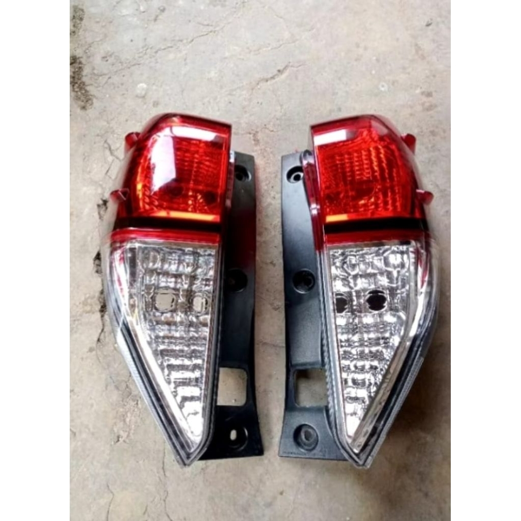 Stoplamp kijang Innova Reborn ori